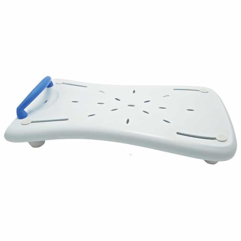 Ammelaudan avulla pystyy kätevästi menemään ammeeseen ja nousemaan ammeesta, valkoista muovia