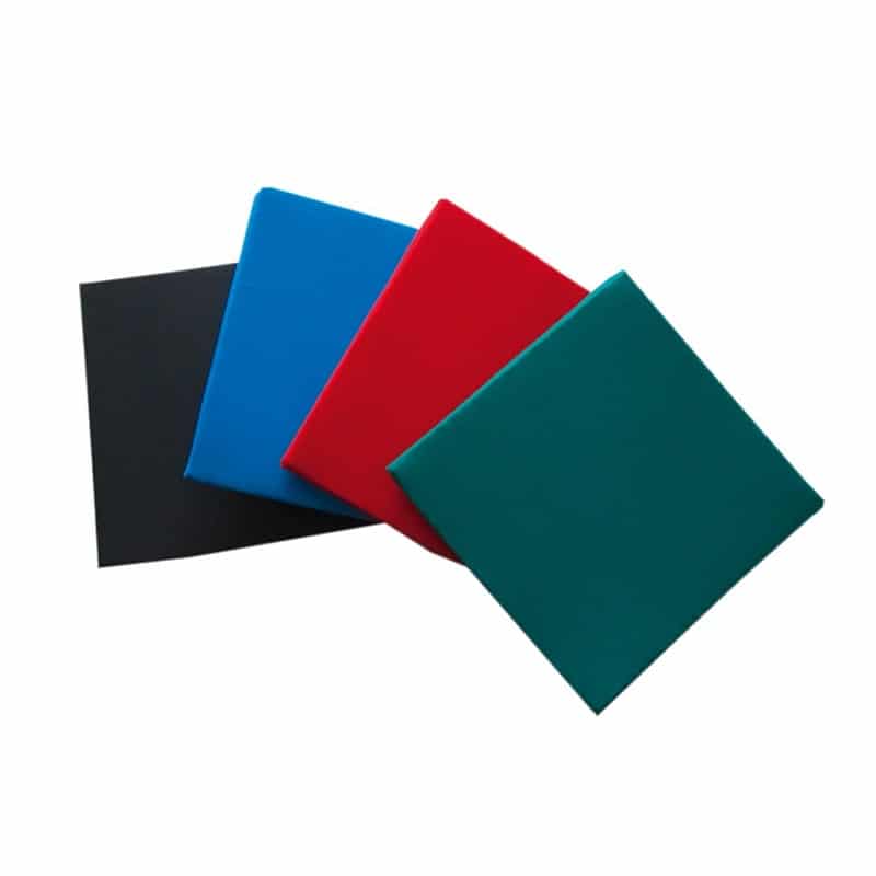 monen väriset kiilatyynyt