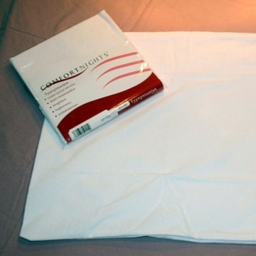 tyynynsuojus comfortnights, valkoista froteeta, hengittävä ja nesteenpitävä.