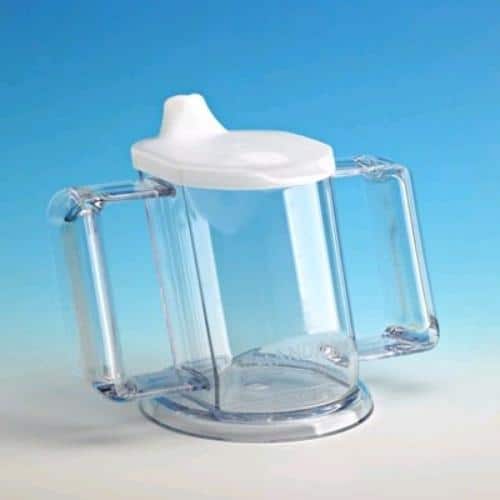 Nokkamuki, kaksikahvainen, läpinäkyvää muovia, hieman kallistettu, jolloin juoma on helpompi saada suuhun.