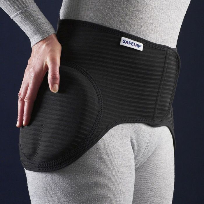 Safehip Active -lonkkasuojavyö on tarkoitettu miehille ja naisille, joilla on kasvanut riski lonkkamurtumille.