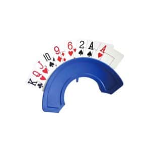 Pelikorttipidike.kaareva, muovia, johon kortit saa viuhkamuotoon.