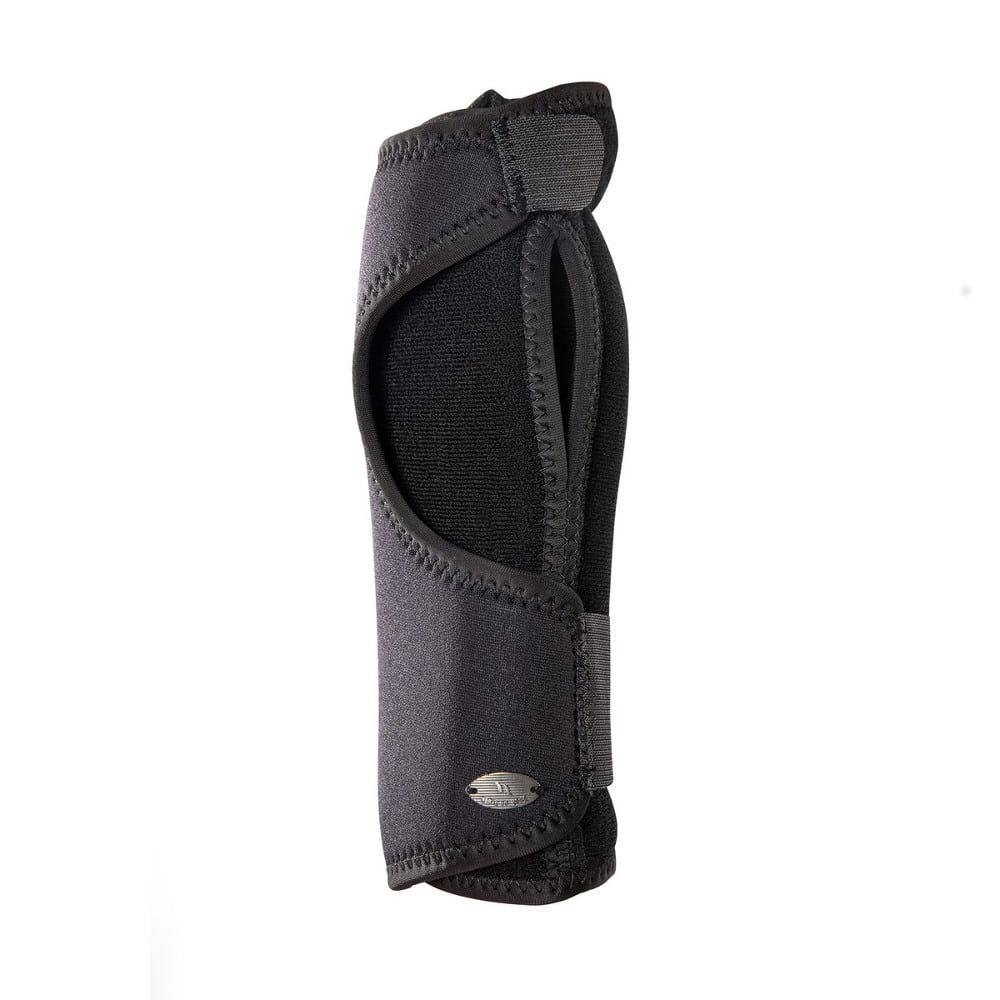 Rannetuki lastalla ja pehmusteella Carpus 2. Rannetuki käytettäväksi yöaikaan. Sisävuori Welltex(R)- teknologiaa, joka voi parantaa verenkiertoa.