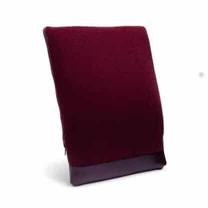 Spina-Bac selkätuki väri viininpunainen tukee hyvin ristiselkää. Säädettävä, jolloin selkä pääsee oikeaan asentoon. Sopii kaikille, jotka istuvat paljon.