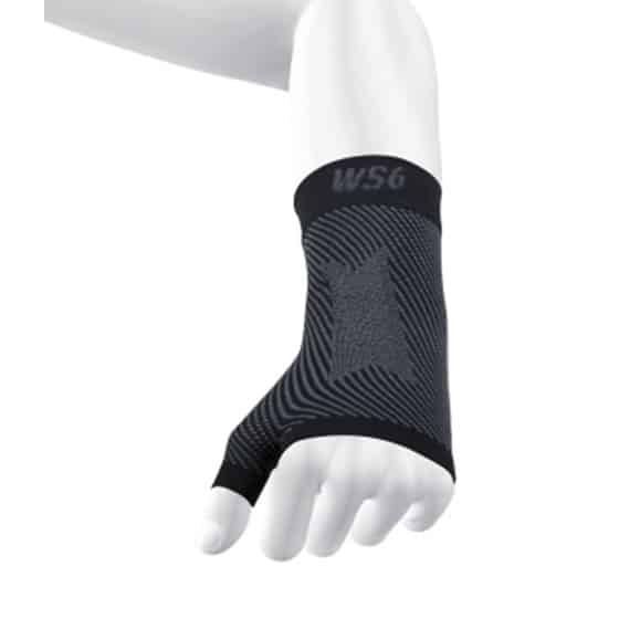 Rannetuki WS6 sopii hyvin vaatteiden alle, urheiluun. Miellyttävä käyttää.