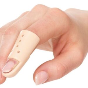 Sormilasta Stax immobilisoi ensimmäisen sormiluun suojaten ja suoristaen sormen kärkinivelen.