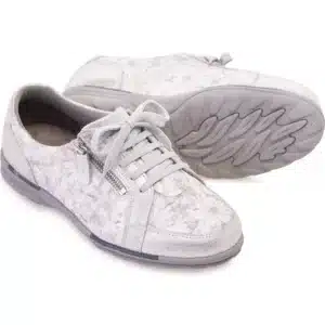 Naisten leveälestinen lenkkari Tango Gardenia Silver vetoketju ja nauhat koristeena. Kauniit kengät, jotka on helppo laittaa jalkaan.