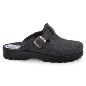 Aamutossu miehille huopapistokas Fly Flot on helppo sujauttaa jalkaan, leveä lesti.