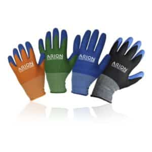 Pukemishanskat Arion tukisukkien pukemiseen. Nahkea kumipinta antaa hyvän otteen.