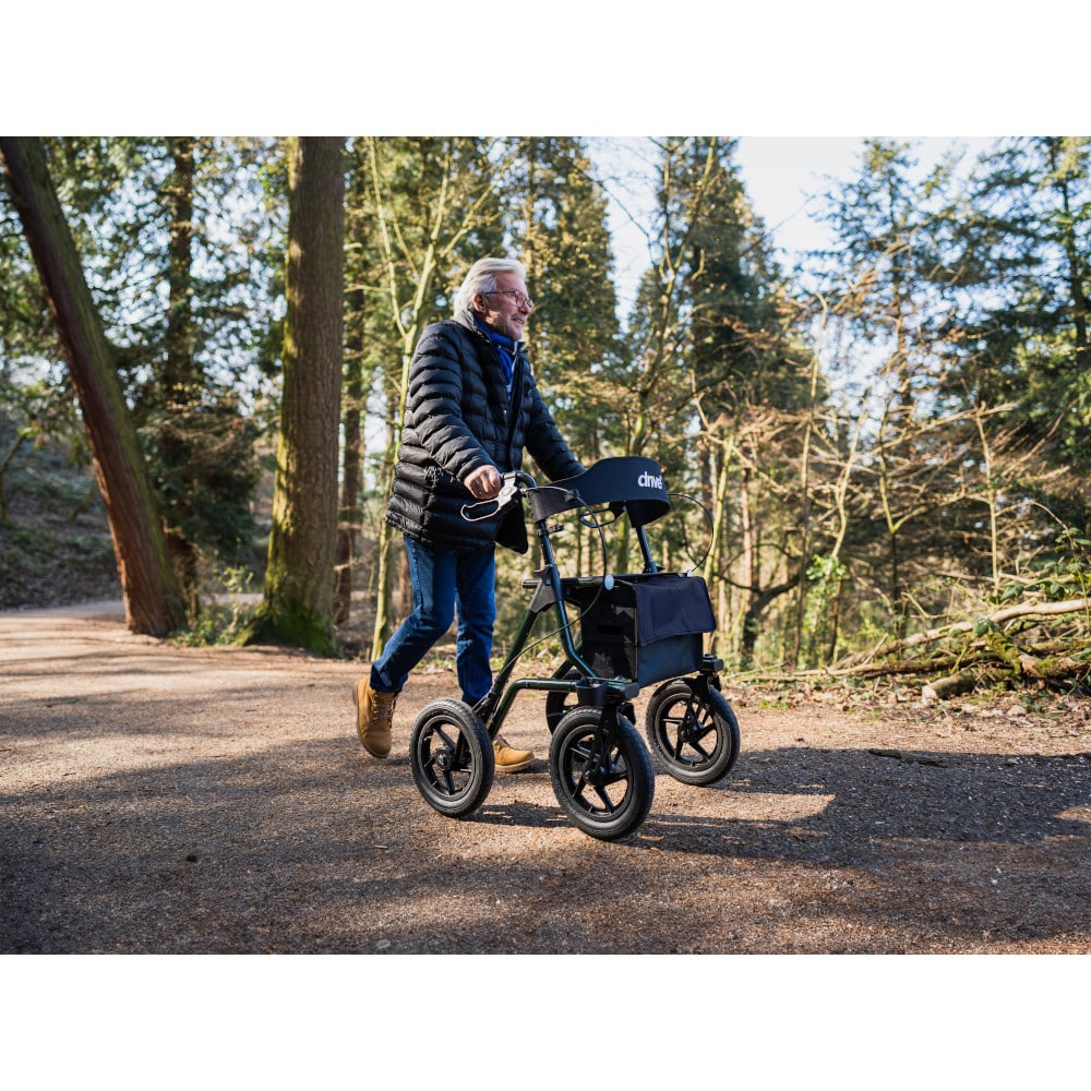 Rollaattori Torro Outdoor isopyoräinen ulkokayttöön sopii mainiosti maastolenkkien kaveriksi.