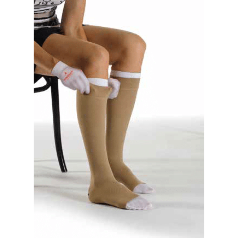 Venosan 8002 Ulcerfit CCL2 haavahoito sukkasetti puettuna