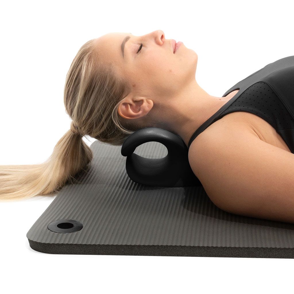 Niskan rentouttaja Neck Relaxer Gymstick lievittää jännitystä ja kipua niskan, hartioiden ja yläselän alueella.